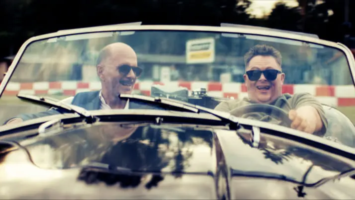 Ganzer Halber Bruder Vorschaubild des Trailers